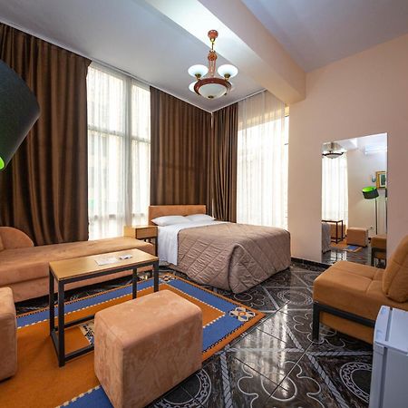 Hotel Pik Loti Tirana Kültér fotó