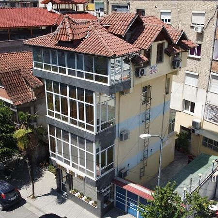 Hotel Pik Loti Tirana Kültér fotó
