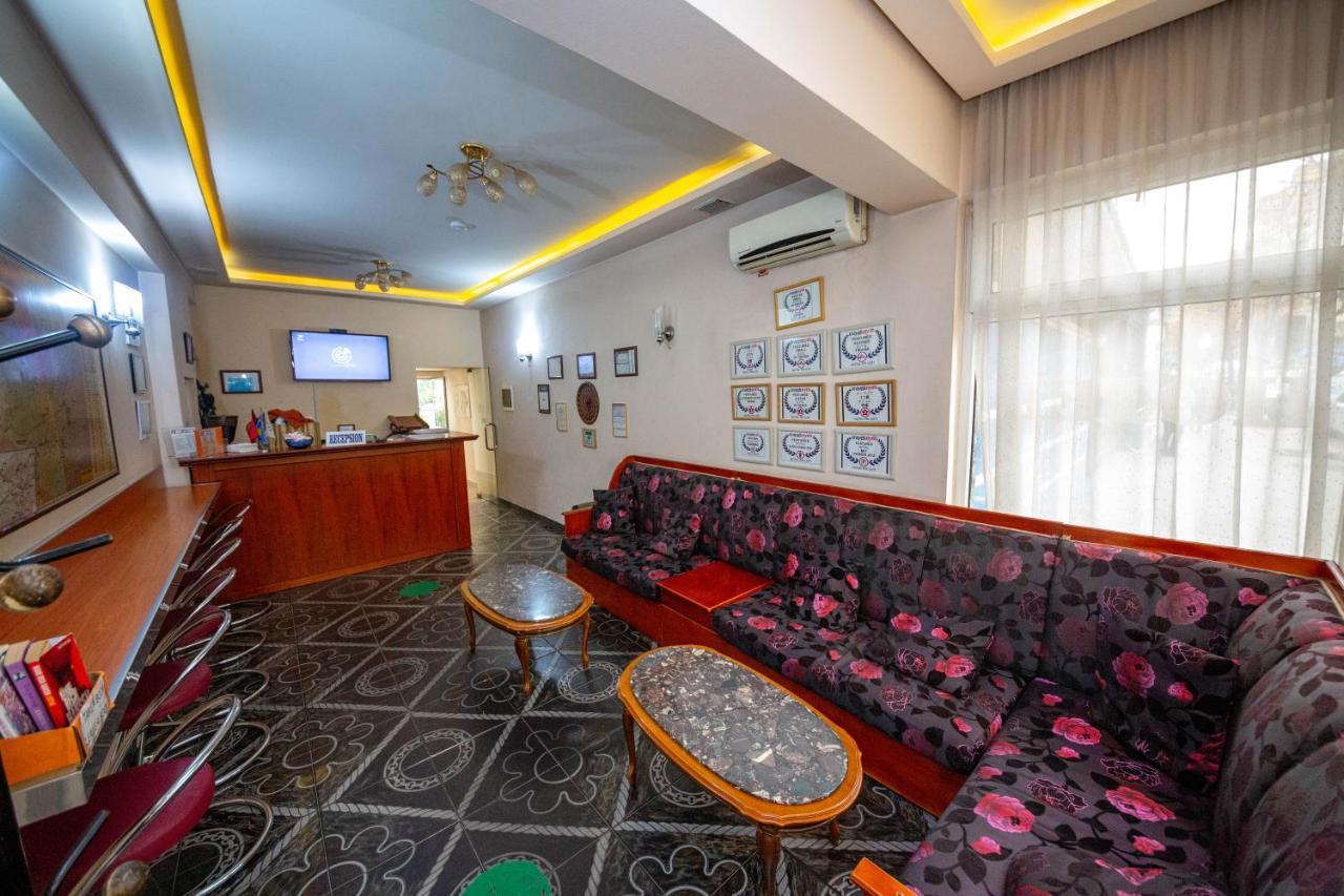 Hotel Pik Loti Tirana Kültér fotó