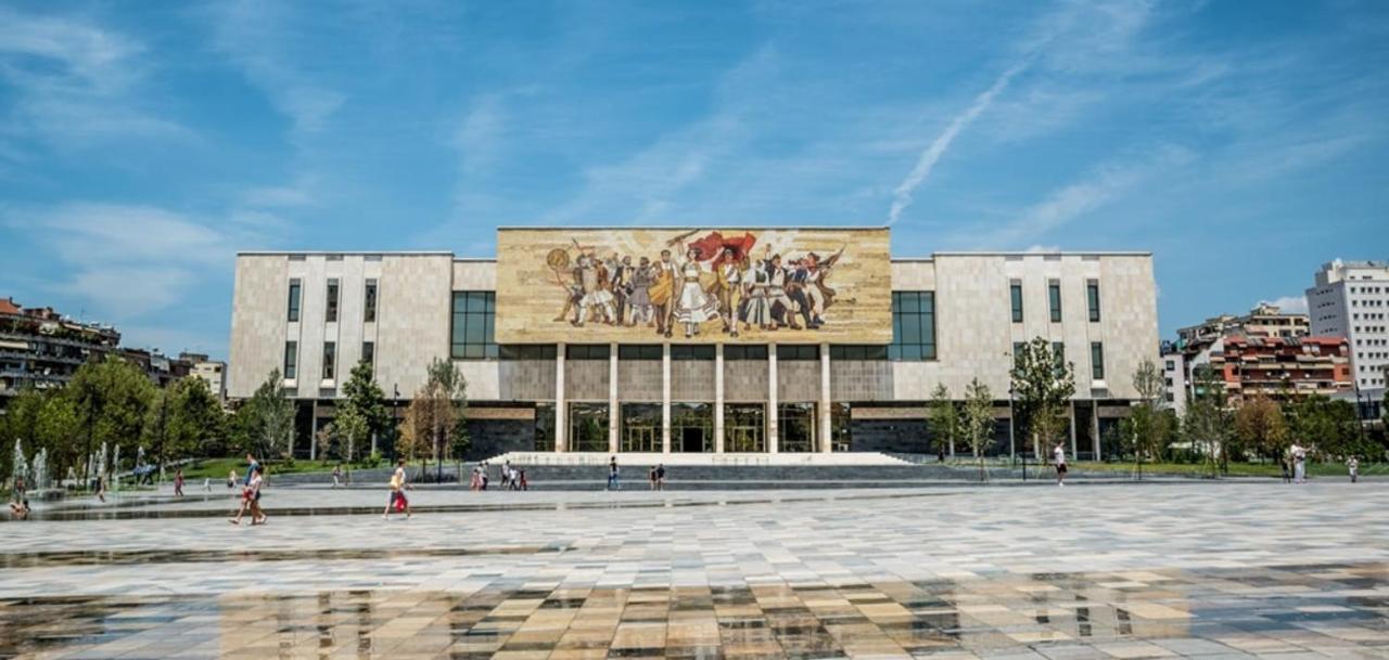 Hotel Pik Loti Tirana Kültér fotó