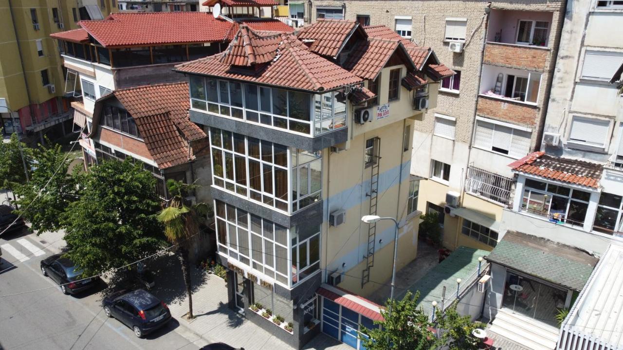 Hotel Pik Loti Tirana Kültér fotó