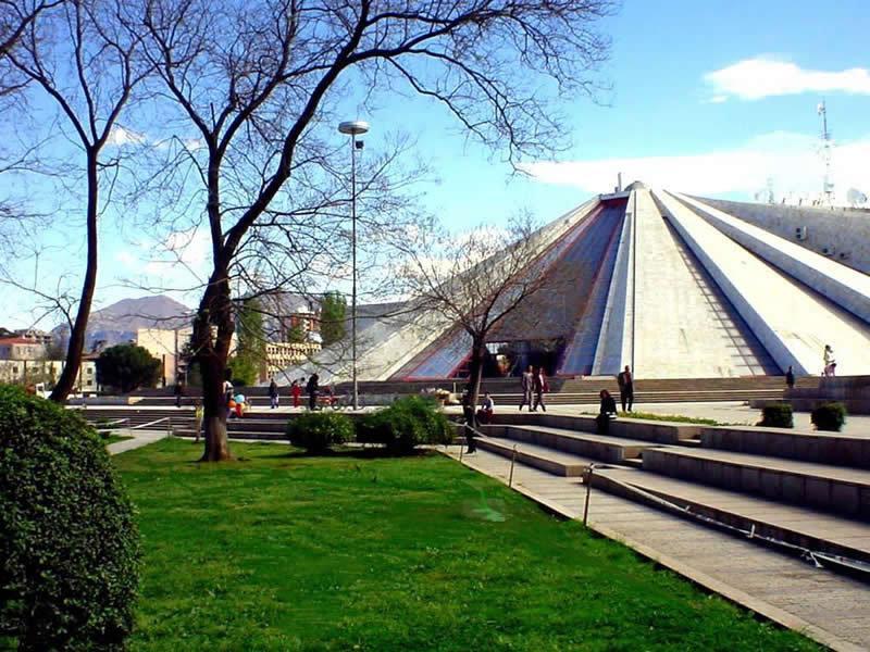Hotel Pik Loti Tirana Kültér fotó