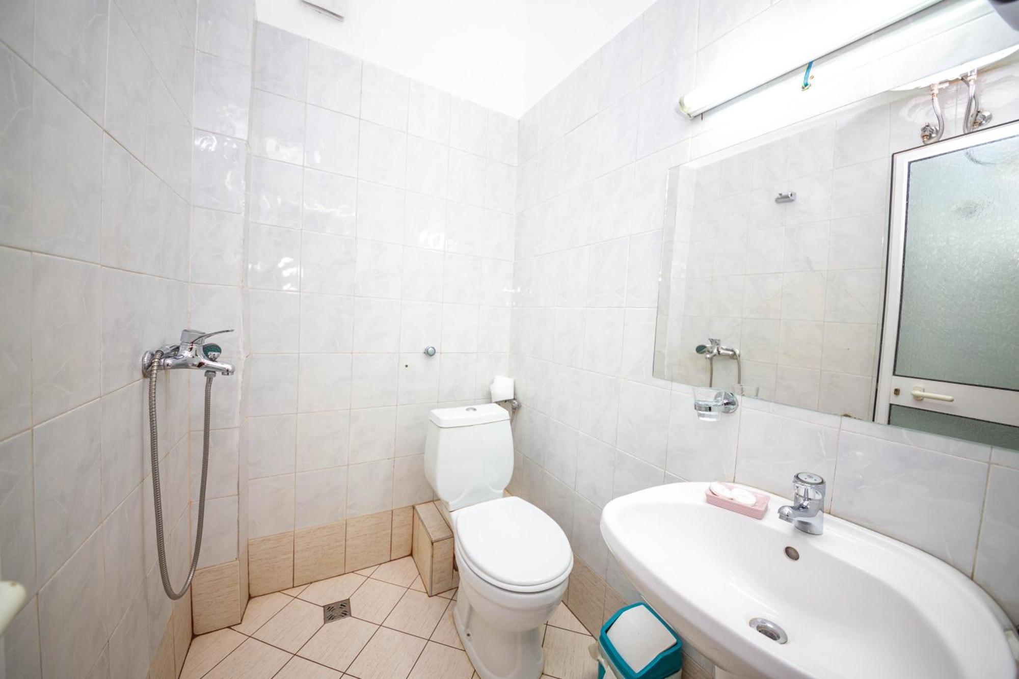 Hotel Pik Loti Tirana Szoba fotó