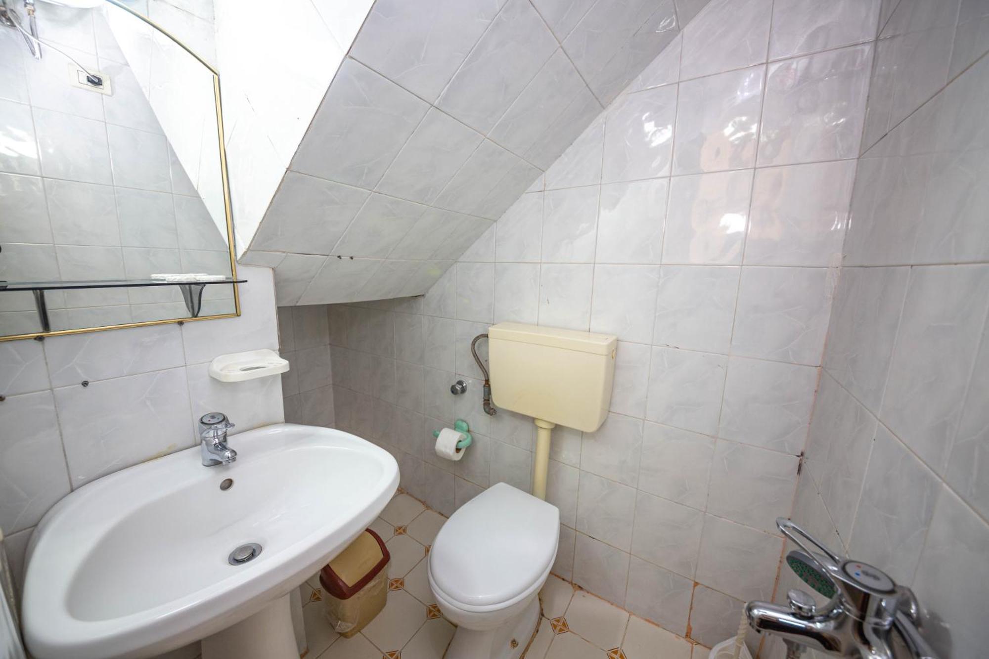Hotel Pik Loti Tirana Szoba fotó