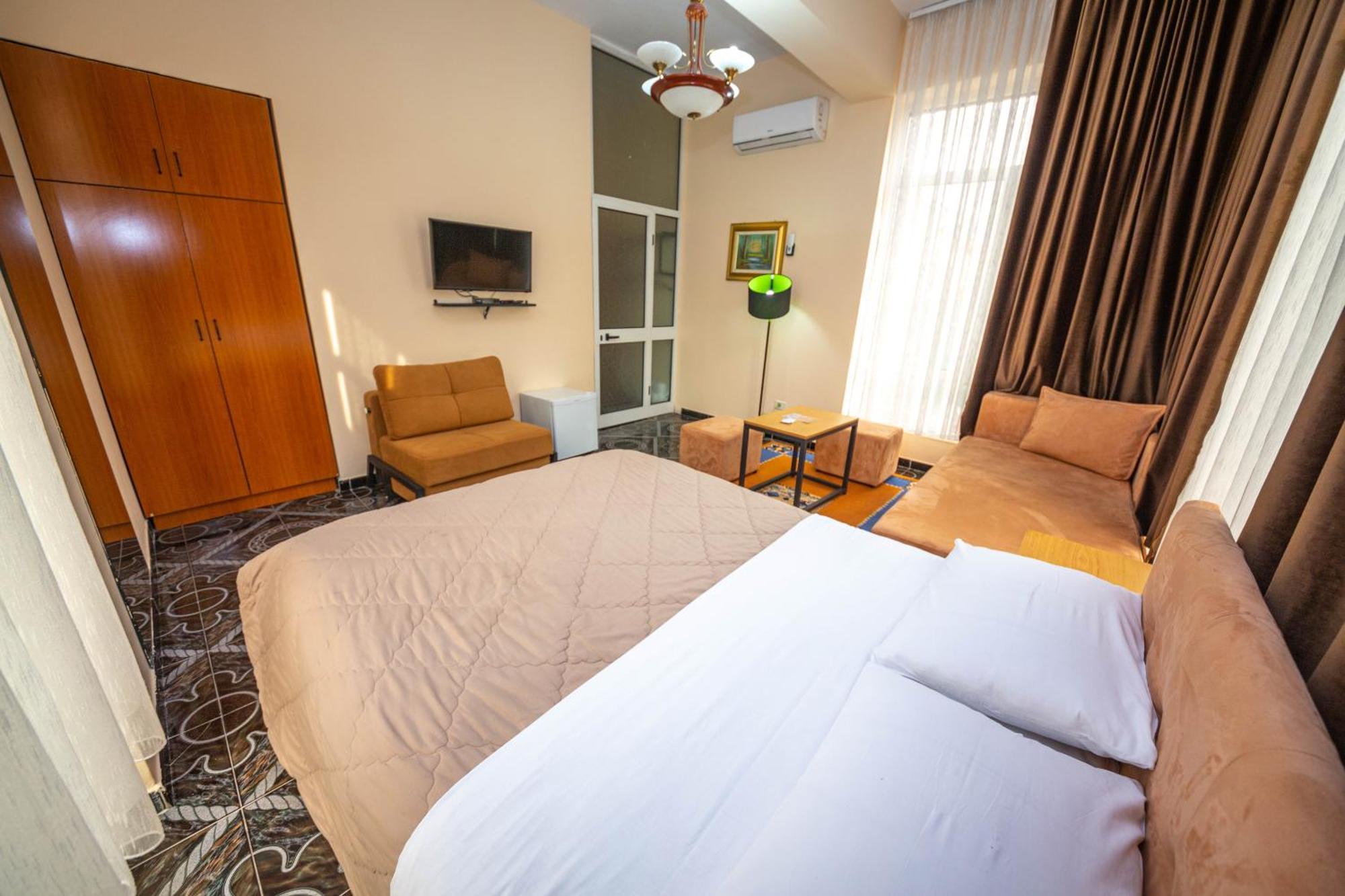 Hotel Pik Loti Tirana Szoba fotó
