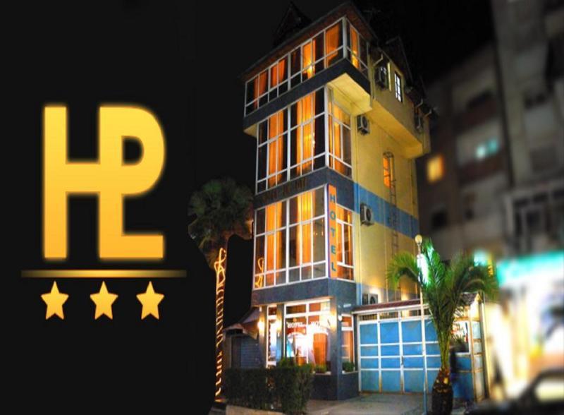 Hotel Pik Loti Tirana Kültér fotó